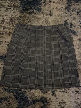 Black and white plaid mini skirt size M